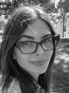 Je suis une femme simple facile  vivre et j?aimerais qu?on prenne le temps de me dcouvrir !