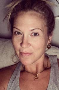 Femme célibataire 33 ans à Bordeaux