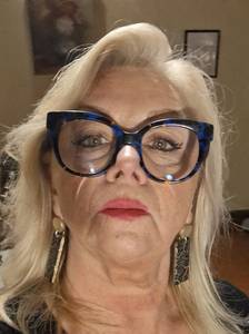 Femme célibataire 65 ans à Caen