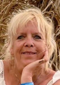 Femme célibataire 62 ans à Saint-Brieuc