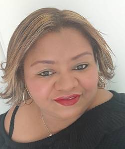 Je suis une femme a la recherche de mon prince charmant