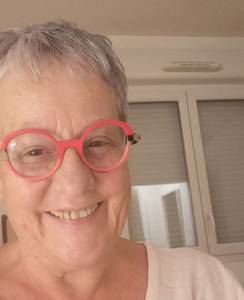 Femme célibataire 69 ans à Villeurbanne