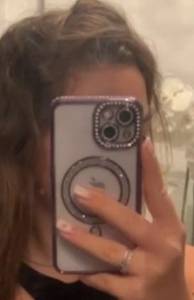 Salut je suis en qu�te de nouveaut�s si tu veux vien en discuter