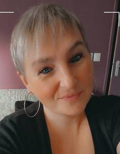 Petite coquine  super chaude à plan-cul-tilloy