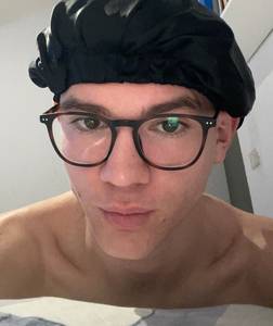 Grs, femme coquine de 19 ans - H�rault