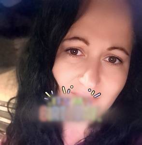 Femme coquine brune super chaude 
